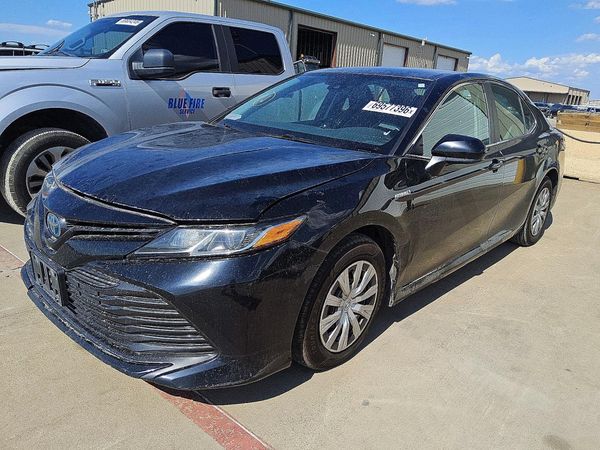 2019 TOYOTA CAMRY — DSFA — Front 3/4