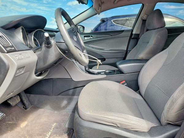 2012 HYUNDAI SONATA — DENT