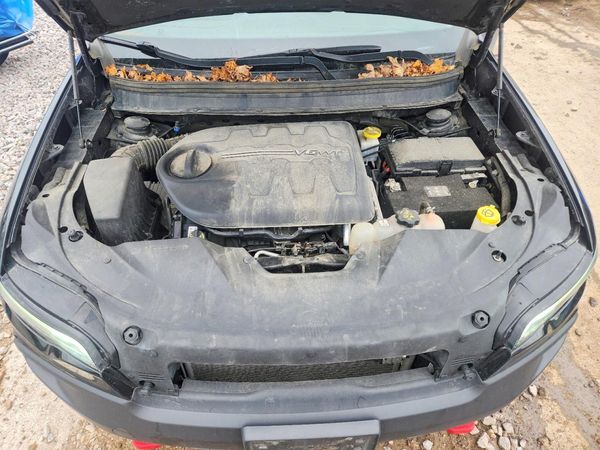 2019 JEEP CHEROKEE — Engine bay