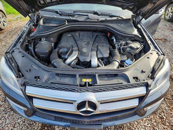 2014 MERCEDES-BENZ GL GL450 4MATIC — Engine bay