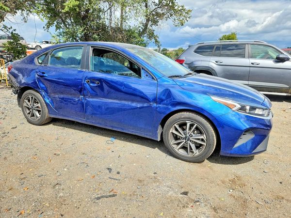 2022 KIA FORTE — Passenger 3/4