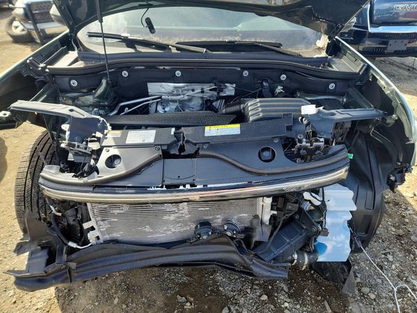 2026 VOLKSWAGEN ATLAS 4Motion SE — Engine bay
