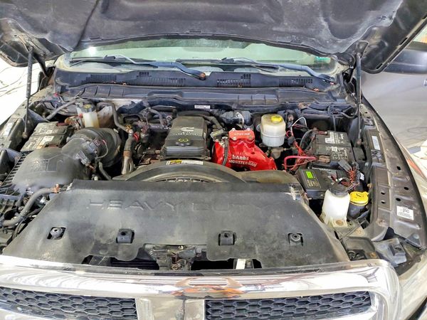 2015 RAM 2500 SLT — Engine bay