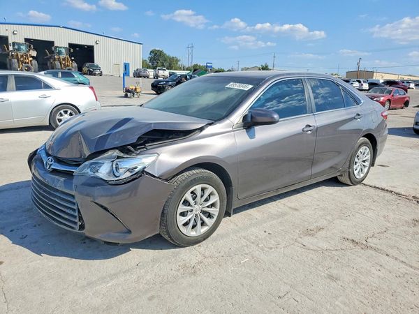 2016 TOYOTA CAMRY — DSFA — Front 3/4