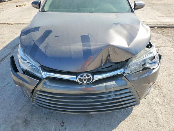 2016 TOYOTA CAMRY — Engine bay