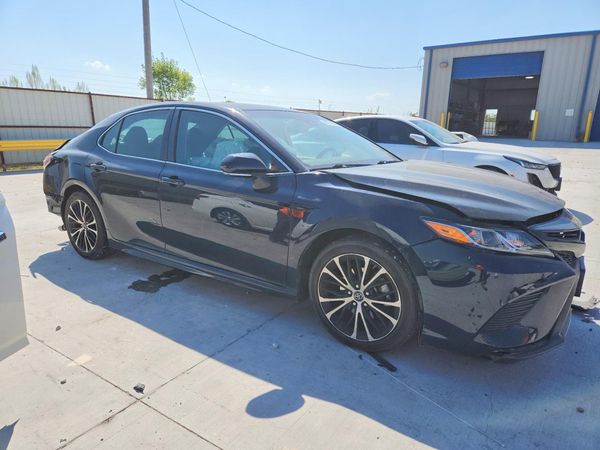 2019 TOYOTA CAMRY L/LE/SE/XLE — Passenger 3/4