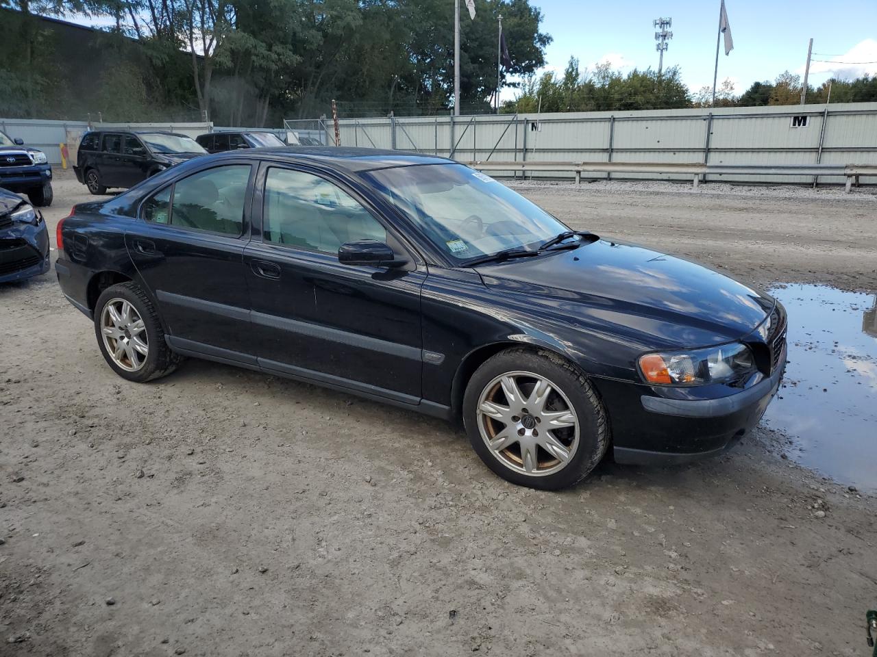 2004 VOLVO S60