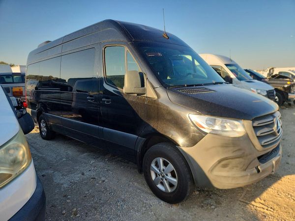 2020 MERCEDES-BENZ SPRINTER 907 (VS30) — Passenger 3/4