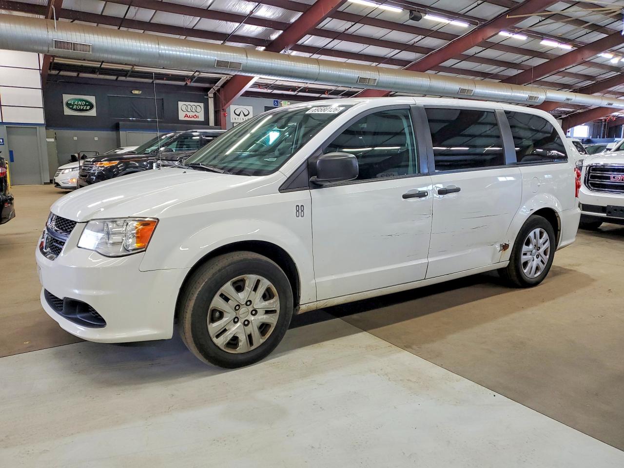 2019 DODGE GRAND CARAVAN SE — Front 3/4