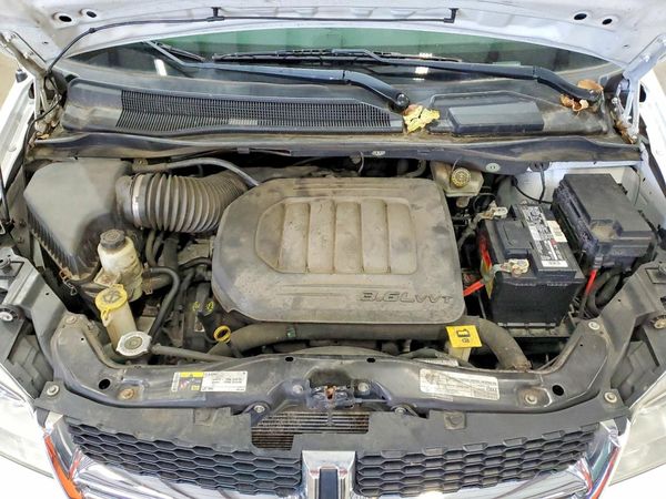2019 DODGE GRAND CARAVAN SE — Engine bay