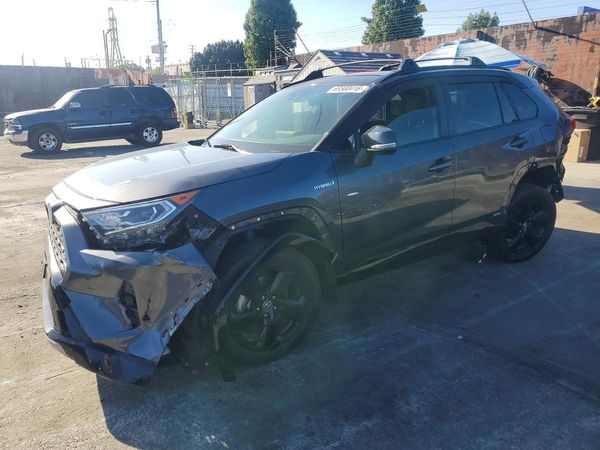 2020 TOYOTA RAV4 — DSFA — Front 3/4