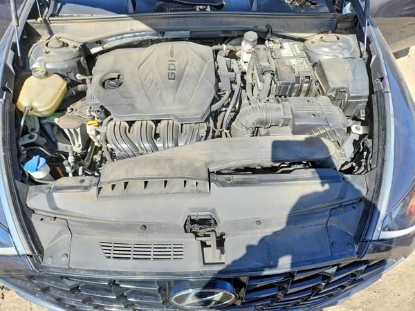2020 HYUNDAI SONATA — Engine bay
