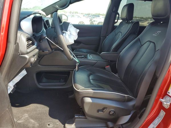 2025 CHRYSLER PACIFICA — DENT