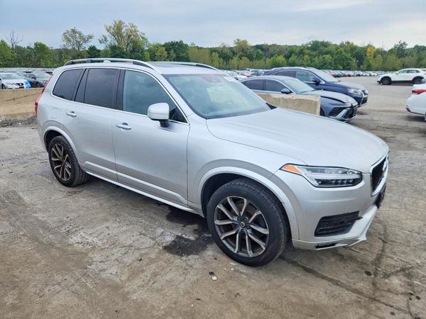 2019 VOLVO XC90 Momentum — Passenger 3/4