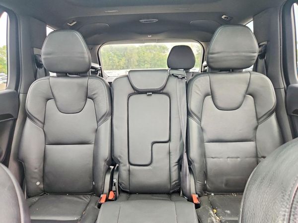 2019 VOLVO XC90 Momentum — SUVN