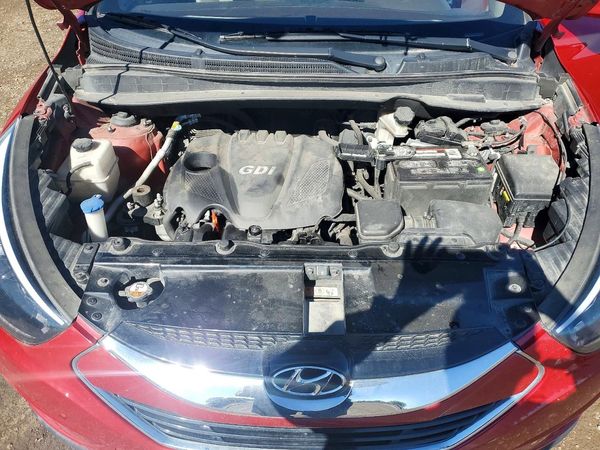 2014 HYUNDAI TUCSON GLS (Middle Level) — Engine bay