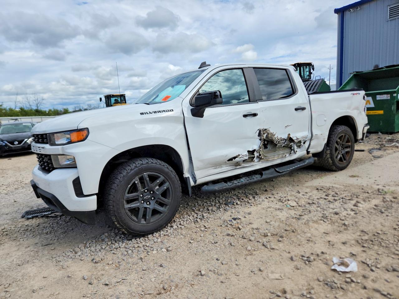 2021 CHEVROLET SILVERADO Custom — Front 3/4