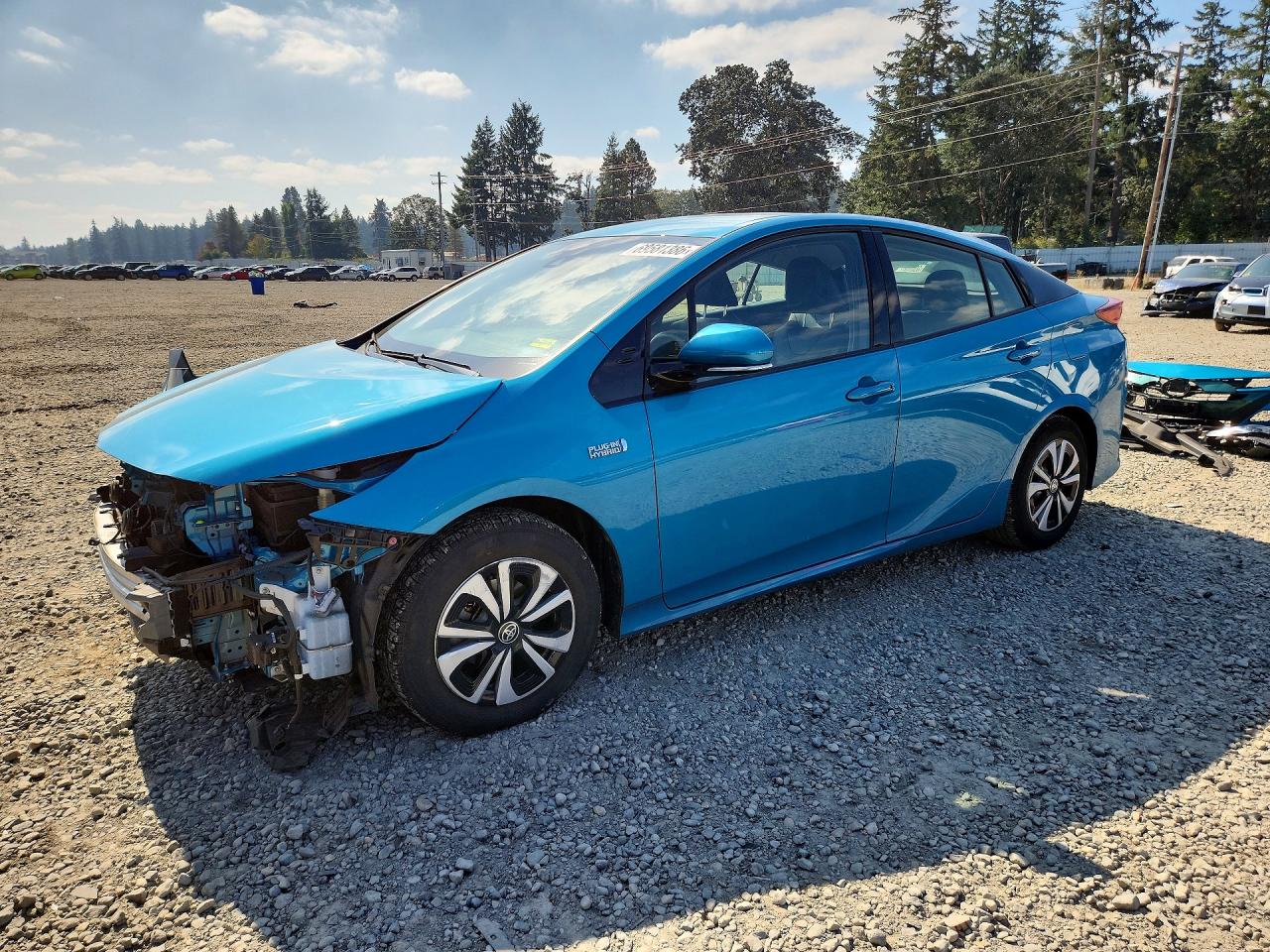 2017 TOYOTA PRIUS Three/Four/Four Adv — Front 3/4