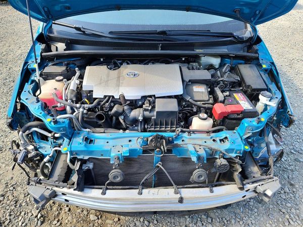 2017 TOYOTA PRIUS Three/Four/Four Adv — Engine bay
