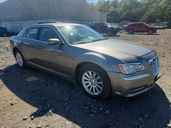 2012 CHRYSLER 300 Base/Limited — Passenger 3/4