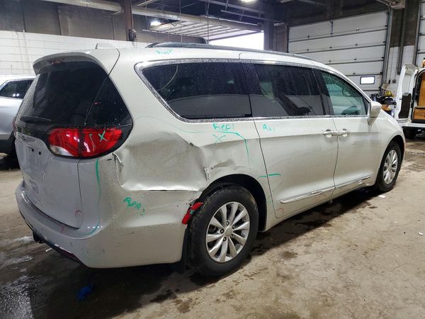 2017 CHRYSLER PACIFICA — PSRA