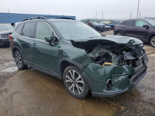 2022 SUBARU FORESTER — Passenger 3/4