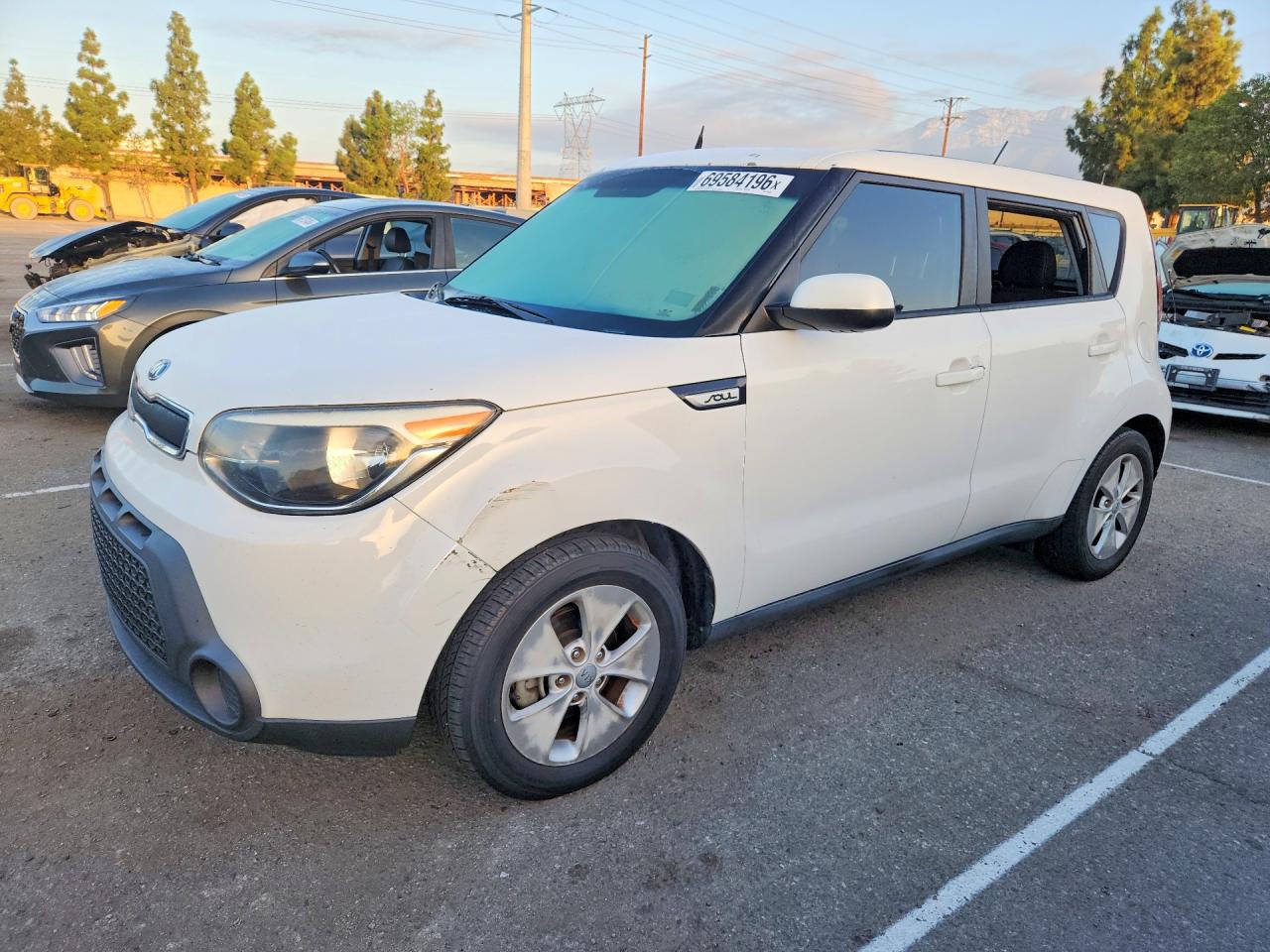 2015 KIA SOUL GL(Middle-low grade) — Front 3/4