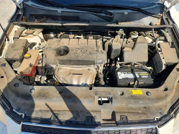 2012 TOYOTA RAV4 High — Engine bay