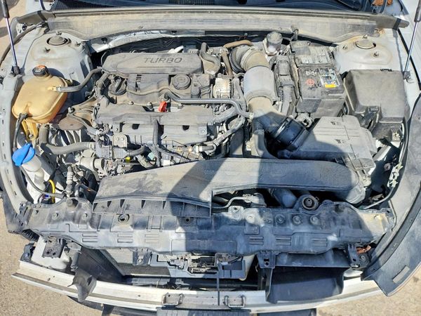 2021 KIA K5 GT-Line — Engine bay