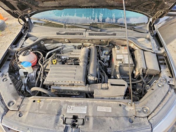 2017 VOLKSWAGEN JETTA SE — Engine bay