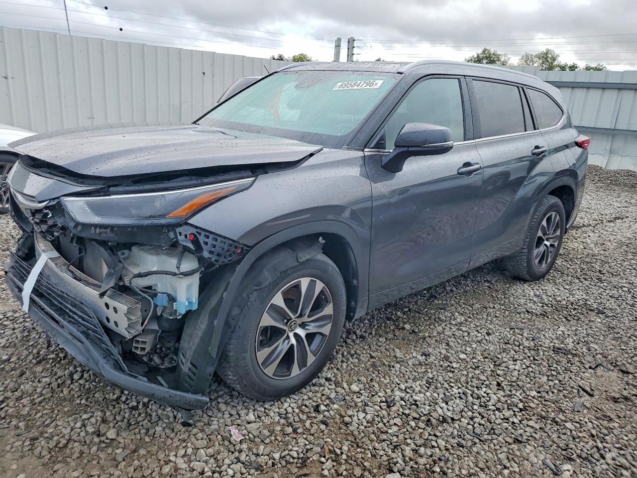 2023 TOYOTA HIGHLANDER — Front 3/4