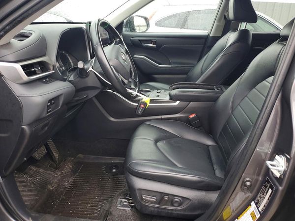 2023 TOYOTA HIGHLANDER — DENT