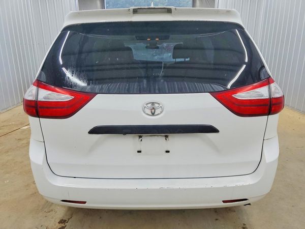 2019 TOYOTA SIENNA L — DIRR