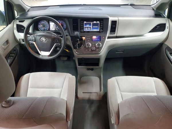 2019 TOYOTA SIENNA L — CKPT