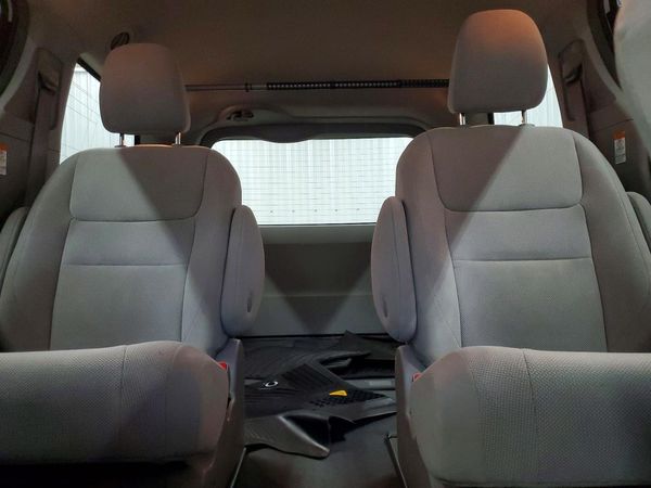 2019 TOYOTA SIENNA L — SUVN