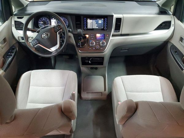 2019 TOYOTA SIENNA L — CKPT