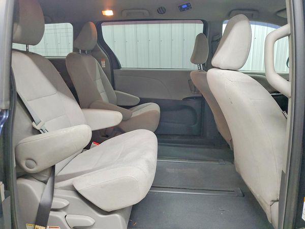 2019 TOYOTA SIENNA L — PSRS