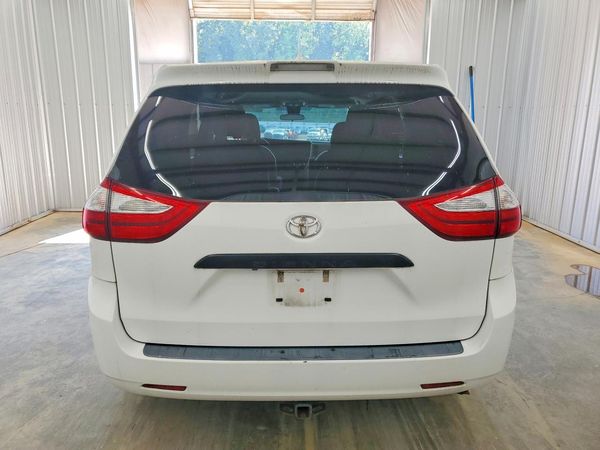 2019 TOYOTA SIENNA L — DIRR