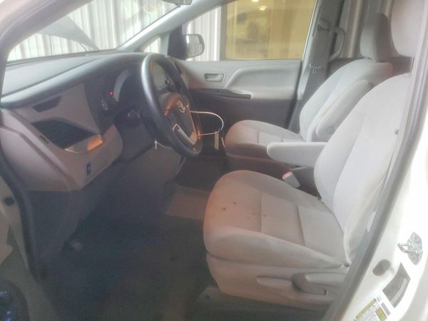 2019 TOYOTA SIENNA L — DENT