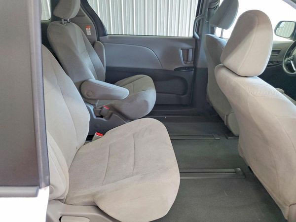 2019 TOYOTA SIENNA L — PSRS