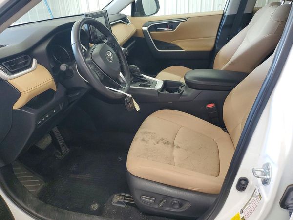 2021 TOYOTA RAV4 XLE — DENT