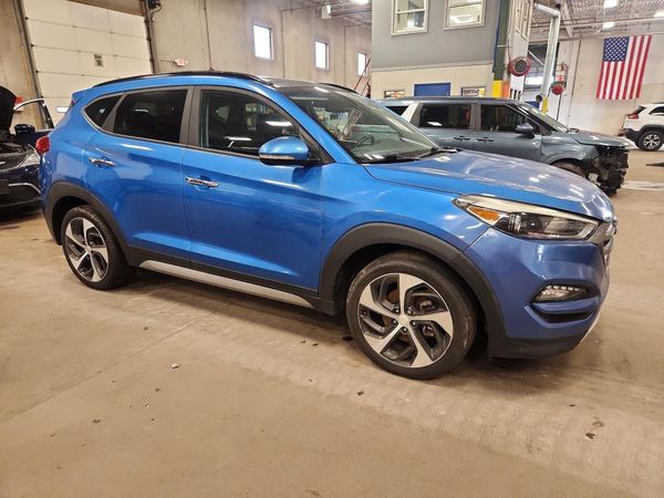 2017 HYUNDAI TUCSON — Passenger 3/4