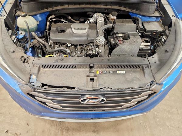 2017 HYUNDAI TUCSON — Engine bay