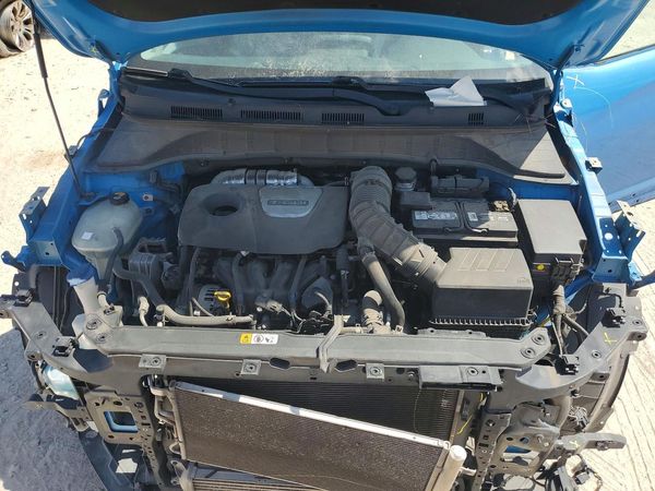 2019 HYUNDAI KONA Limited — Engine bay