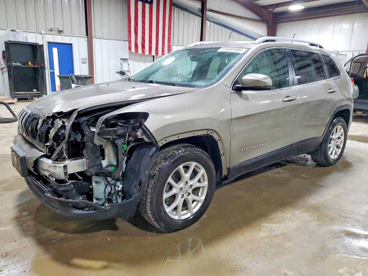 2017 JEEP CHEROKEE — Front 3/4