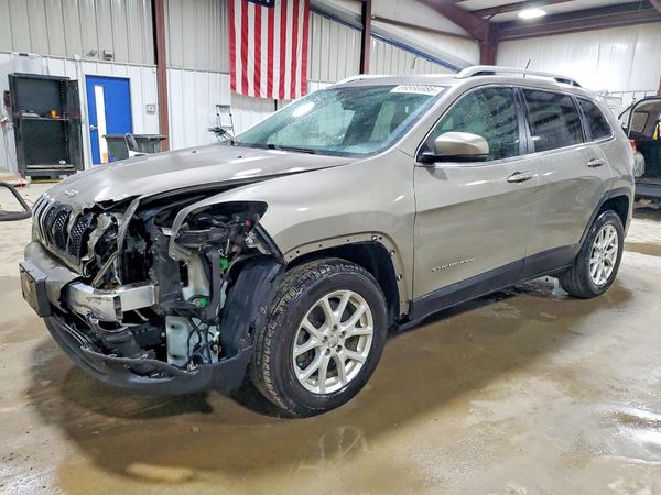 2017 JEEP CHEROKEE — DSFA — Front 3/4