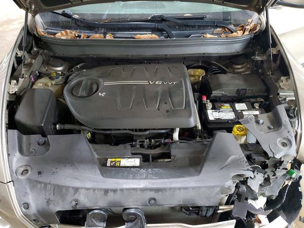 2017 JEEP CHEROKEE — Engine bay
