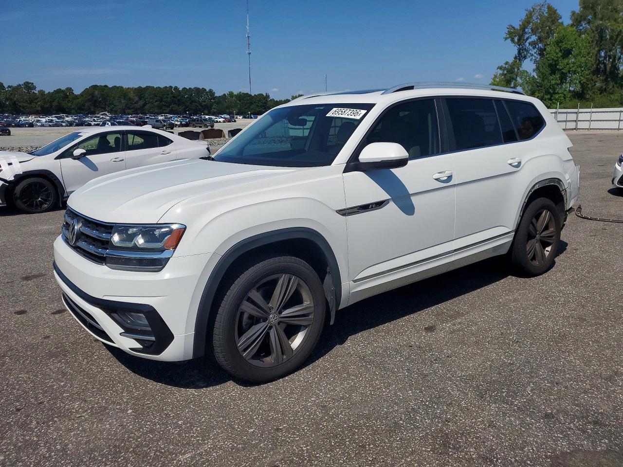 2019 VOLKSWAGEN ATLAS 4Motion SEL — Front 3/4