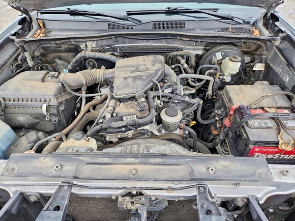 2019 TOYOTA TACOMA SR5 — Engine bay