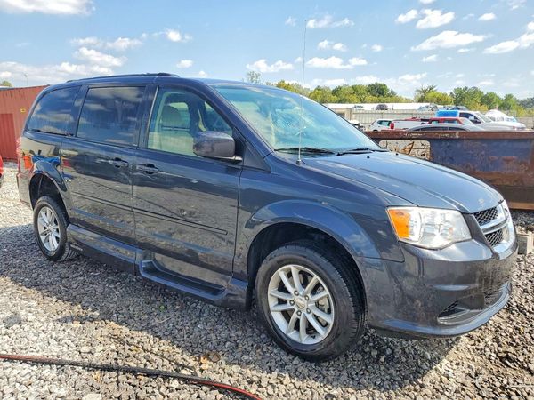 2014 DODGE GRAND CARAVAN — Passenger 3/4